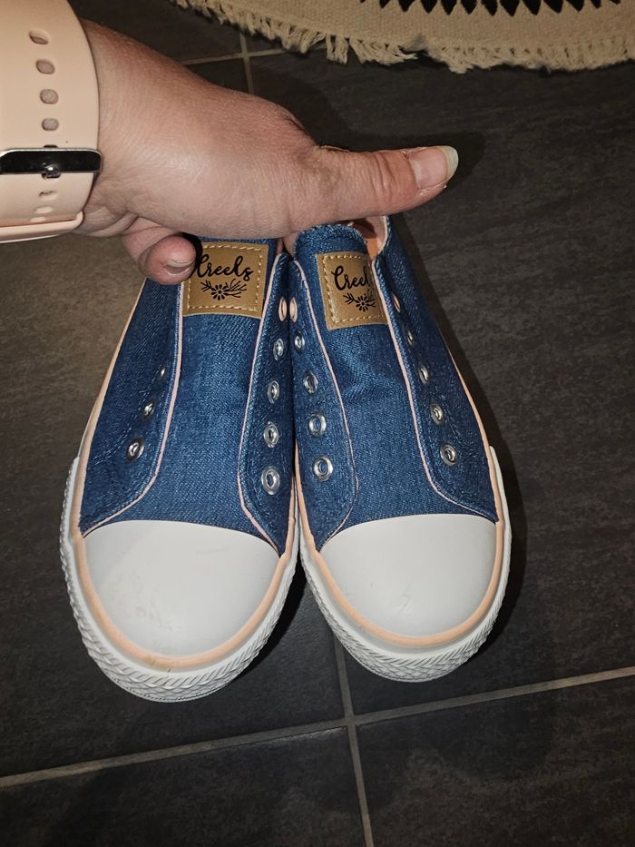 Chaussure fille neuve p34 - photo numéro 2