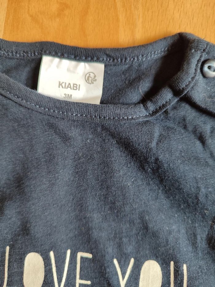 Lot 2 t-shirts mixtes manches courtes et longues rayé et marine neufs Kiabi en 3M - photo numéro 3