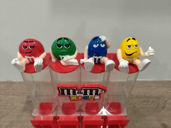 Distributeur m&m's world - photo numéro 2