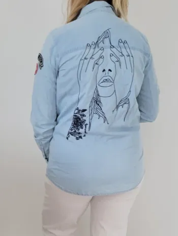 Chemise en jeans brodé