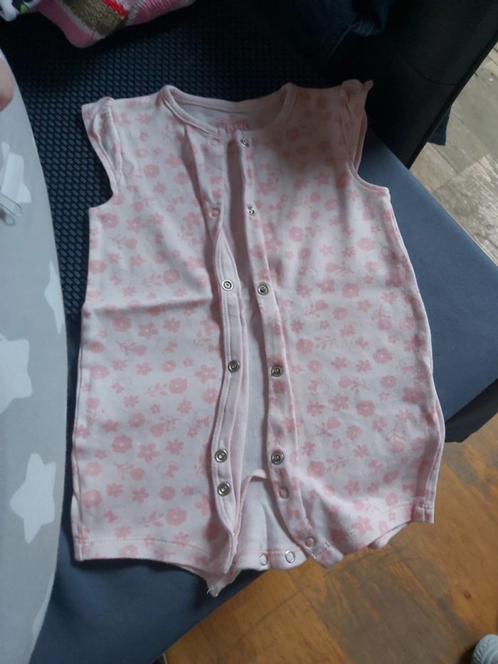 Combishort taille 3mois 62cm disney baby minnie c&a