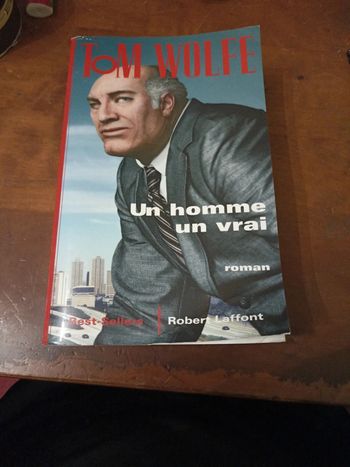 Un homme un vrai Tom Wolfe