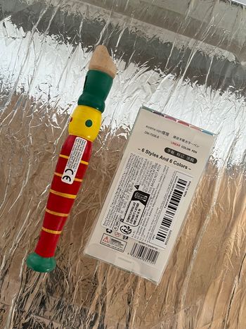 Flûte en bois et 6 feutres neufs