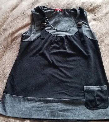 Haut gris et noir