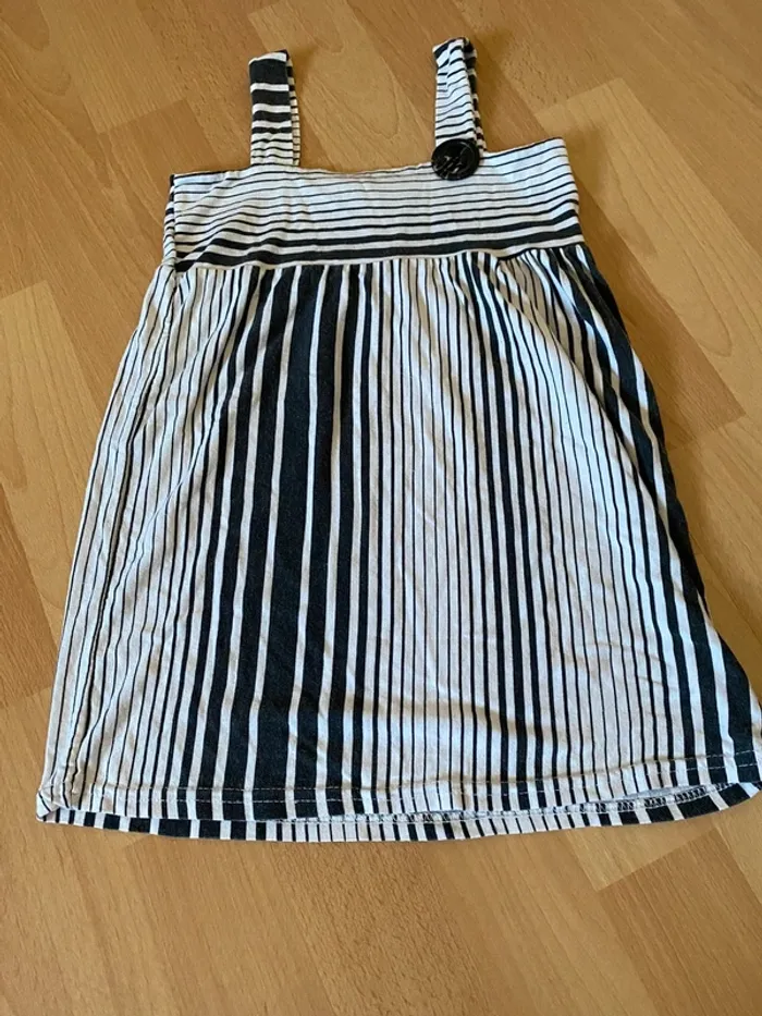 Haut / tunique rayée noir blanc Taille 8 ans