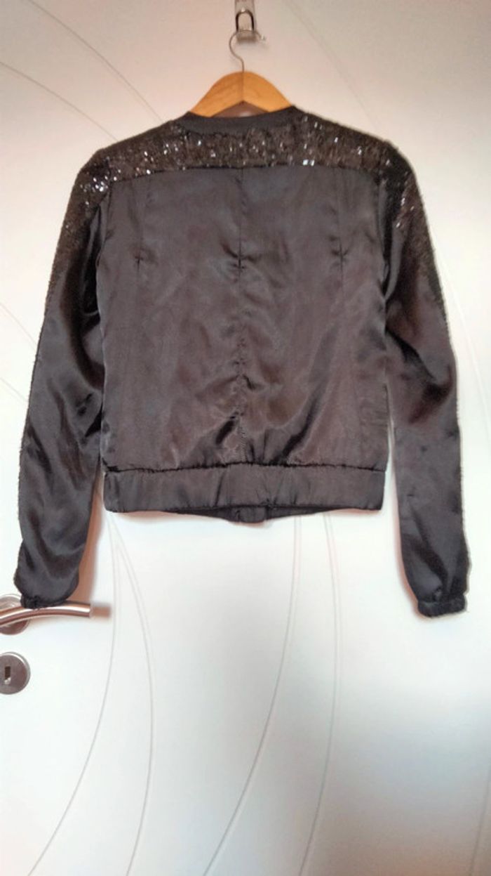 Veste de soirée à sequins style satin - photo numéro 3