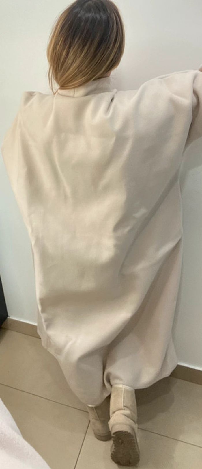 Superbe Manteau Long Beige  Taille Unique - photo numéro 10