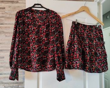 Ensemble chemisier et jupe à volants T36 