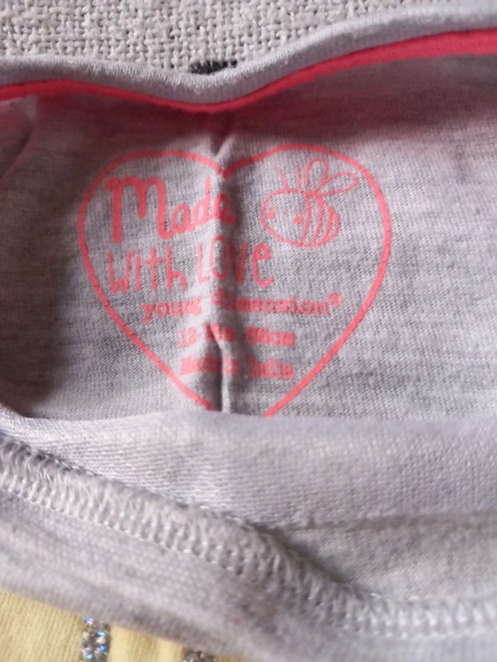 T-shirt taille 12/18mois 86cm primark - photo numéro 2