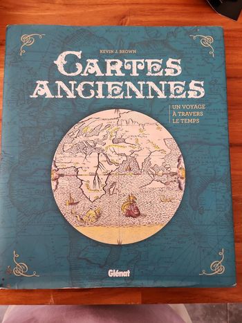 Livre carte ancienne - un voyage a travers le temps