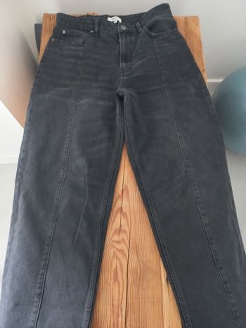 Jeans tappered noir délavé couture milieu 
