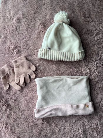 Bonnet, écharpe, gants 12/18 mois