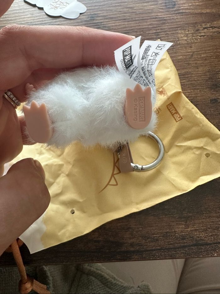 Pin for love lettre H Pop Mart Labubu The Monsters authentique neuf Blanc - photo numéro 4