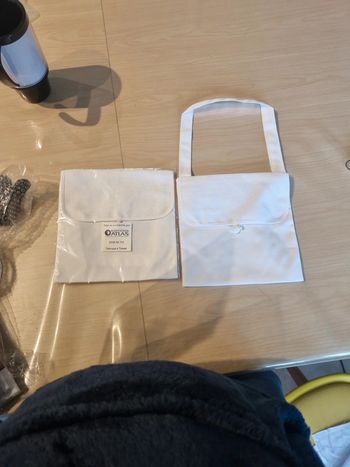 2 petits sacs à broder