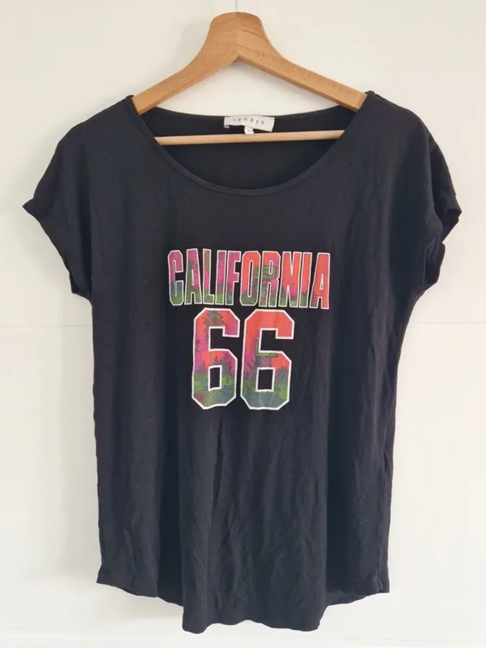 T-shirt Sandro – Taille 3 – Très bon état - photo numéro 2