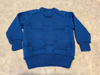 Pull col rond tricoté main bleu - 3 ans