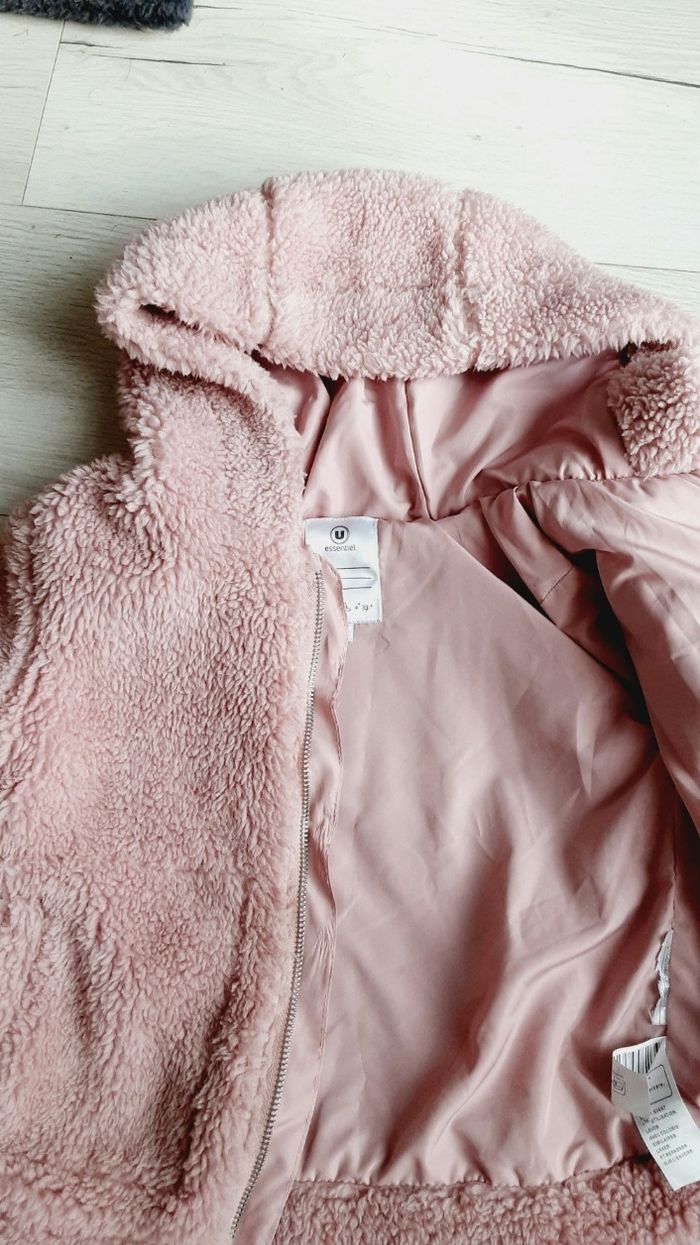Vêtement fille manteau veste blouson rose moumoute U essentiel taille 4 ans - photo numéro 3
