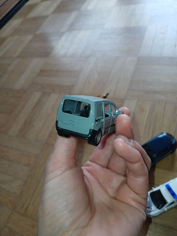 Véhicules miniatures - photo numéro 3