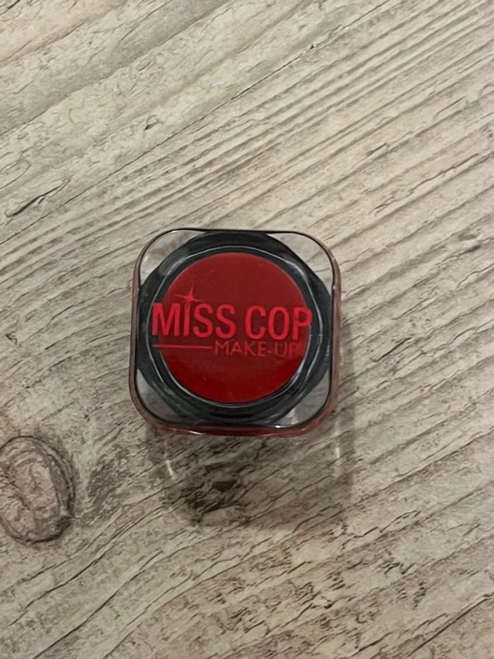 Lots maquillage miss cop (sauf rouge à lèvres) - photo numéro 4