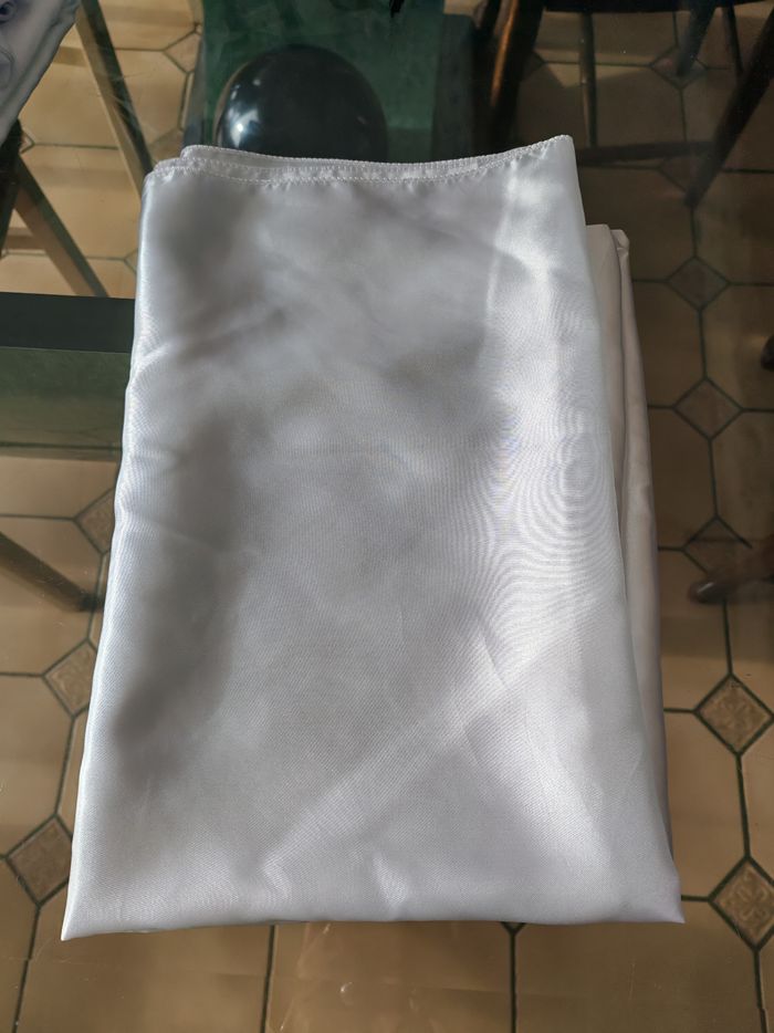 Nappe satiné 140X180 cm