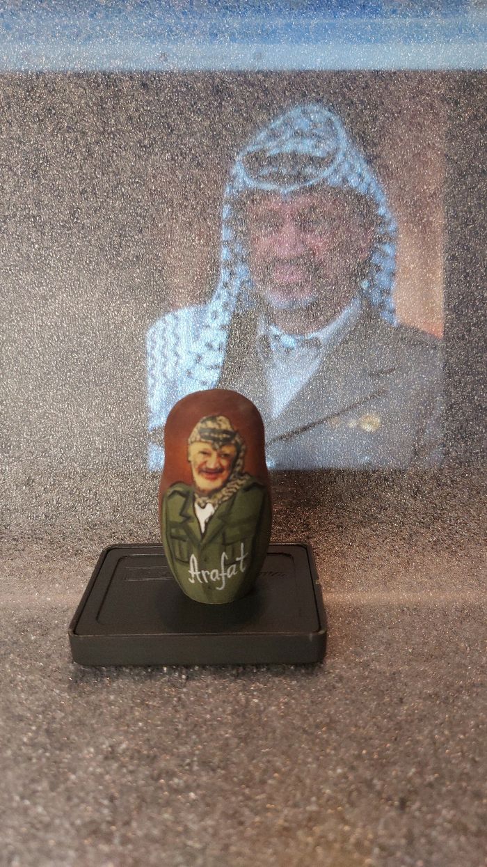 Poupée russe matriochka représentant des dictateurs - photo numéro 8