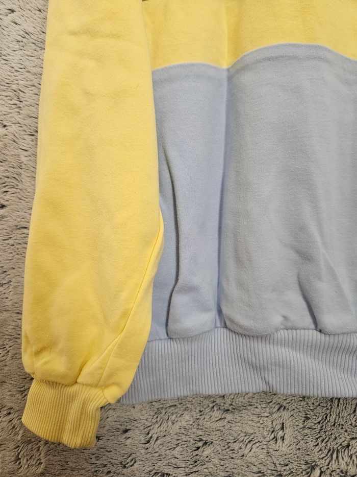 Sweat vintage jaune et bleu de chez Lacoste - photo numéro 9