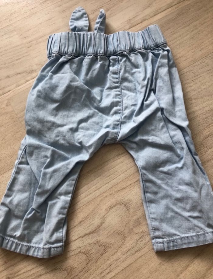 Pantalon en jean KIABI t.3mois - photo numéro 3