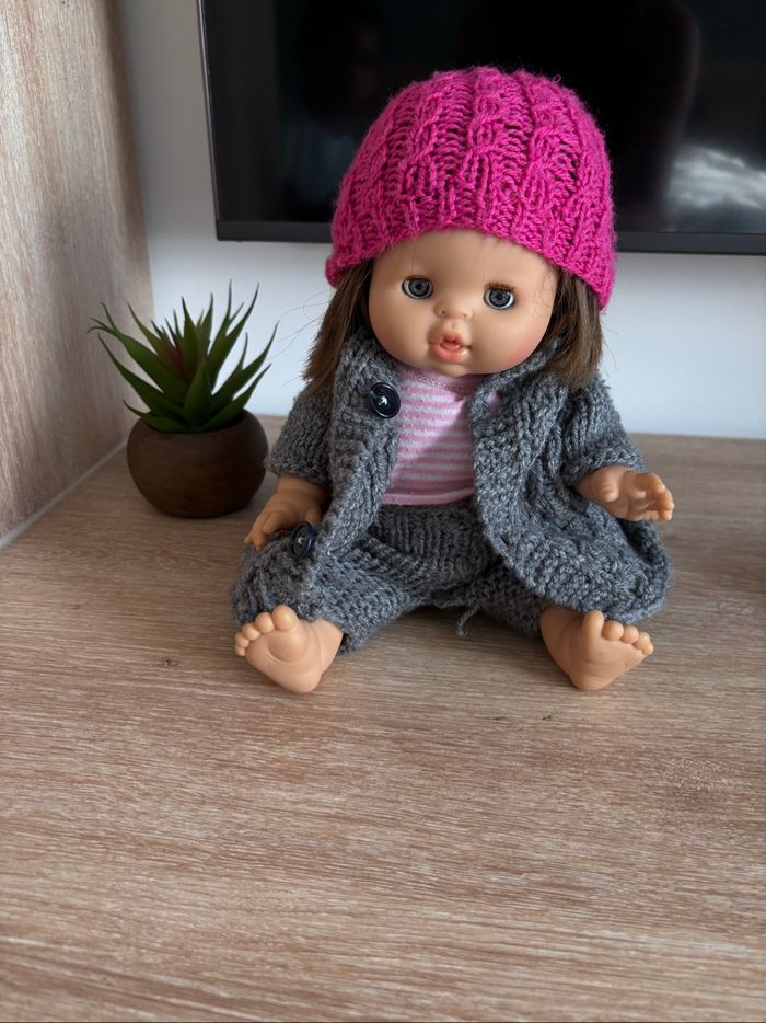 Poupée Chloé minikane brune avec habit