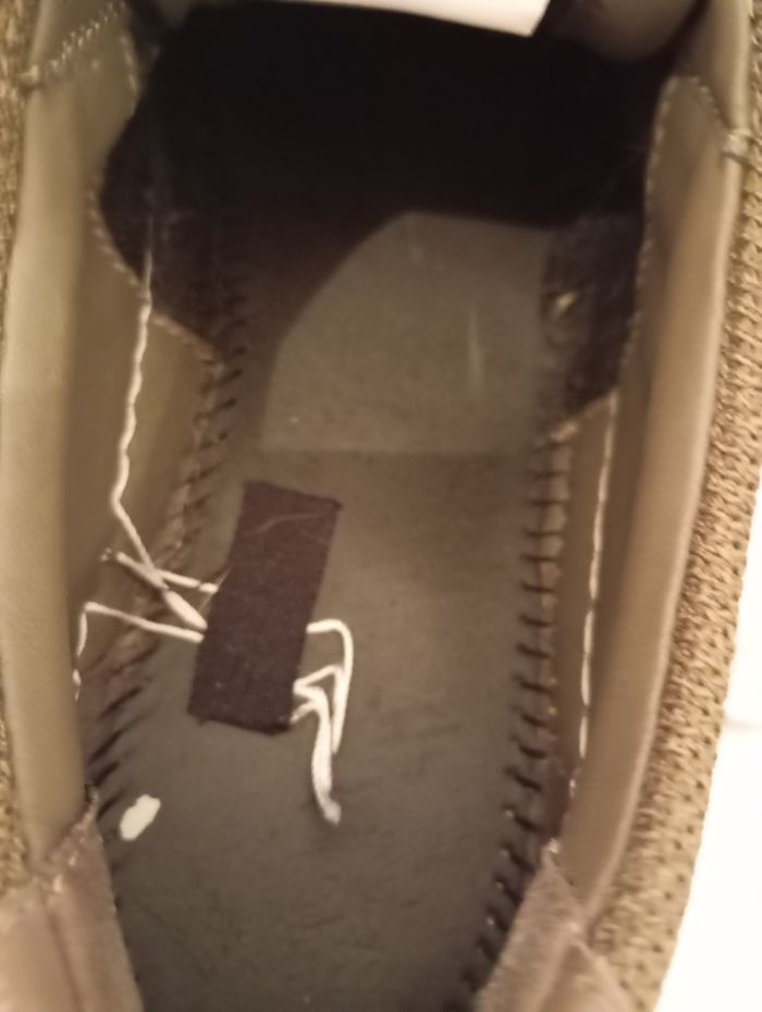 Baskets Lacoste colle neuve très peu portée - photo numéro 3