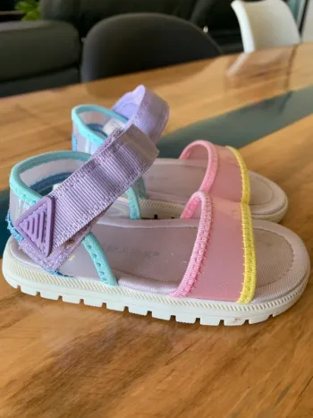 Sandales Pastel primark taille 25