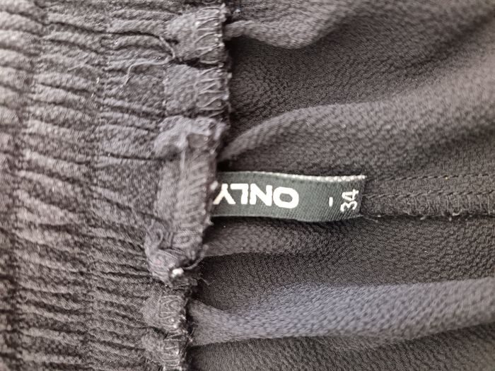 Jupe short voile noir - photo numéro 2