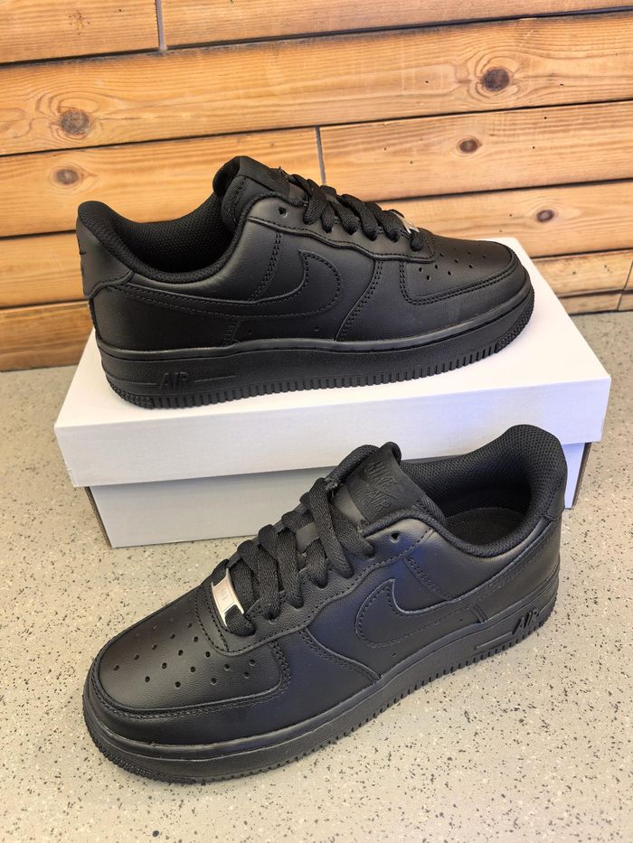 Nike Air Force 1 triple black taille:40 - photo numéro 3