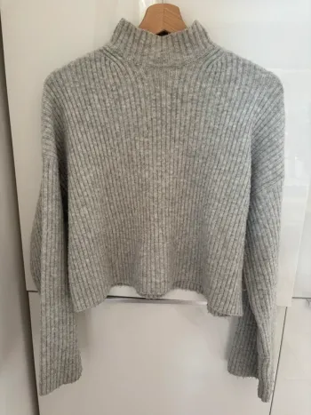 Pull gris Bershka XS