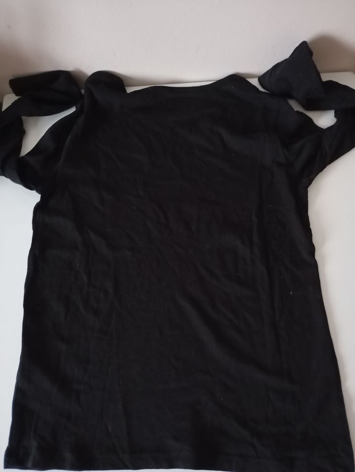 Tee-shirt noir ,10 ans ,manches longues,coton ,écriture blanche. Kiabi . État neuf. - photo numéro 5