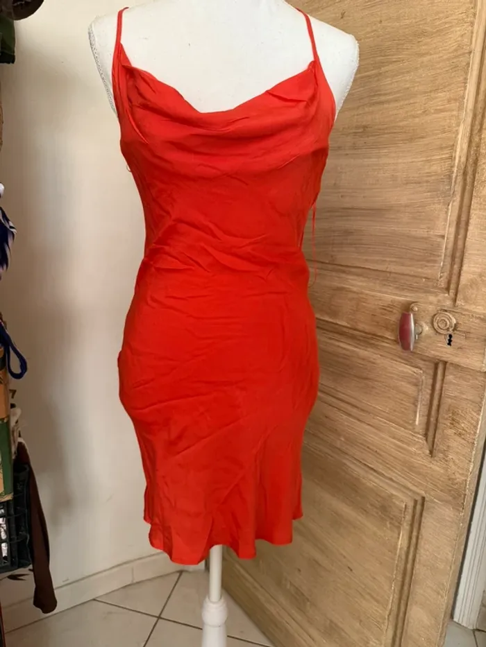 Robe satinée rouge – H&M – Taille XS