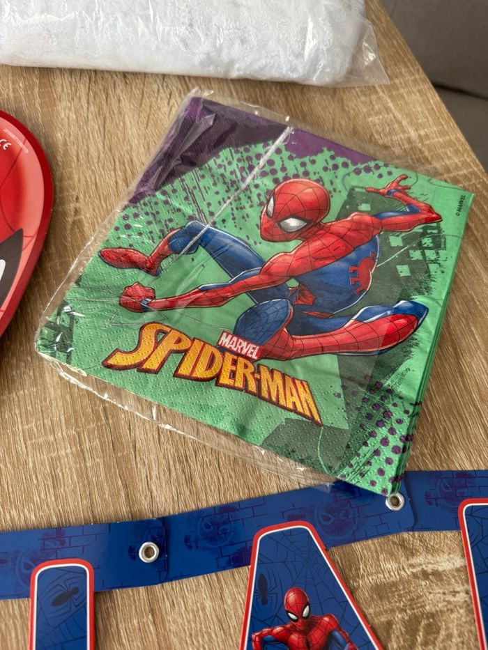 Déco anniversaire Spiderman - photo numéro 2