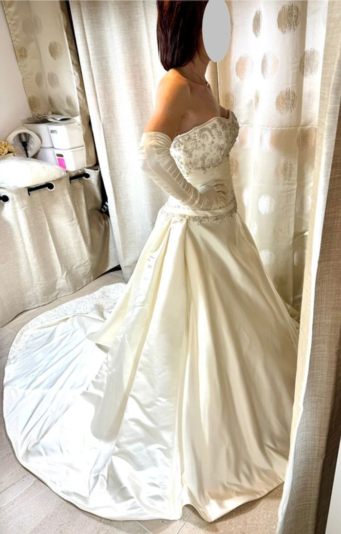 Robe de mariée neuve avec jupon gants et voile - photo numéro 9