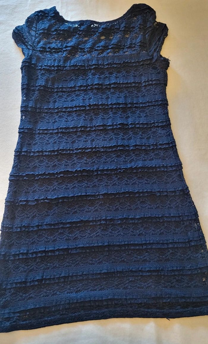 Robe bleu dentelles - photo numéro 3