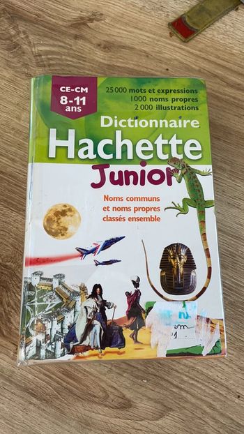 Dictionnaire Hachette Junior 8-11 ans et