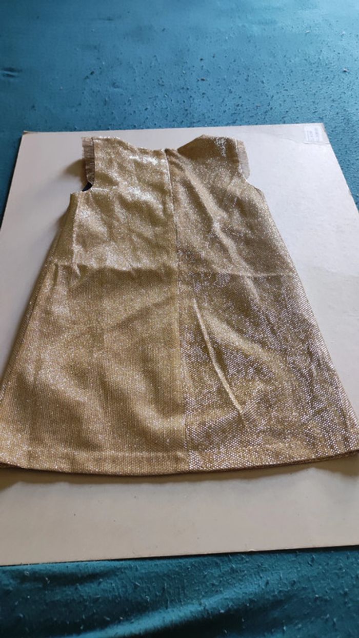 robe dorée 3 ans - photo numéro 2