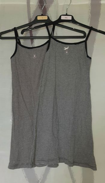 2 chemises de nuit fille Taille 12 ans Petit Bateau