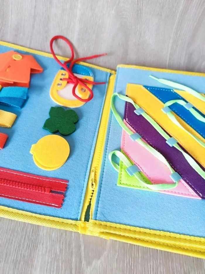 Livre éducatif en feutrine apprentissage - photo numéro 3