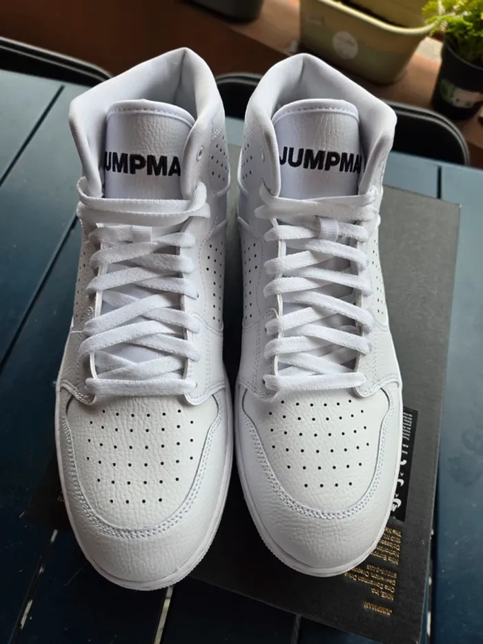 Jordan access blanche taille 45 homme neuves - photo numéro 4