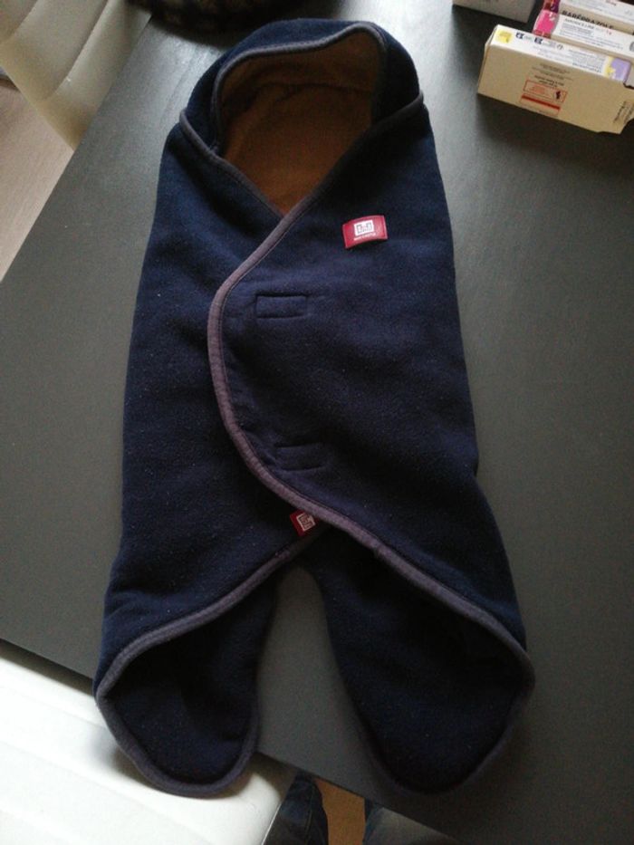 Baby nomade red castle polaire bleu marine chancelière cosy - photo numéro 2