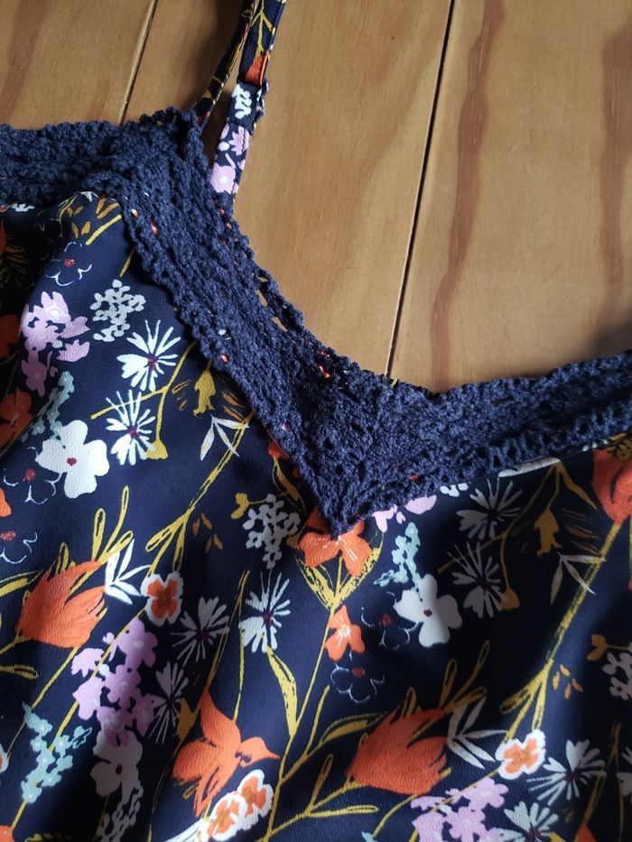 Débardeur à bretelles bleu marine fleuri - photo numéro 2