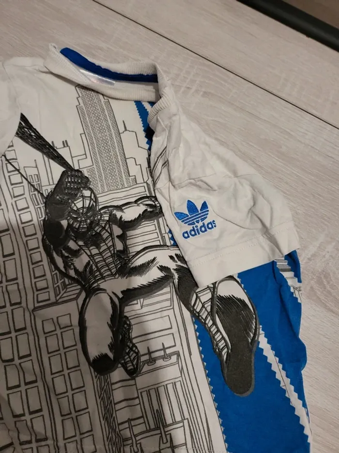 T shirt adidas spider man 18/24 mois - photo numéro 2