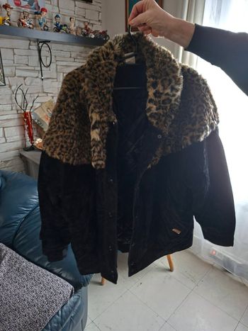 Très beau manteau chaud,col et haut du dos panthère
