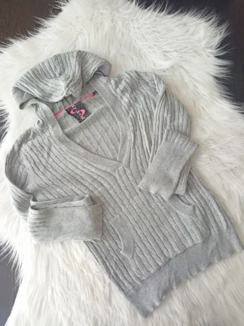 Pull à capuche gris torsadé 12 ans- 150cm