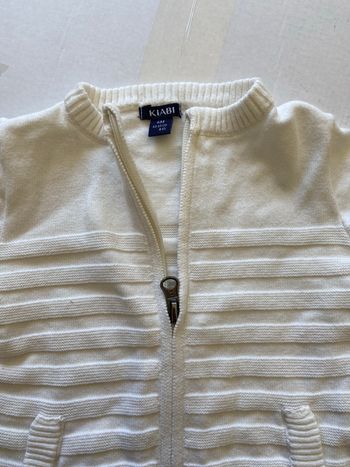 Gillet blanc a relief