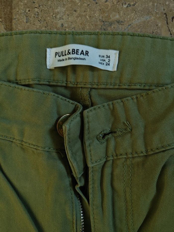 Cargo vert Pull & Bear taille 34 - photo numéro 2